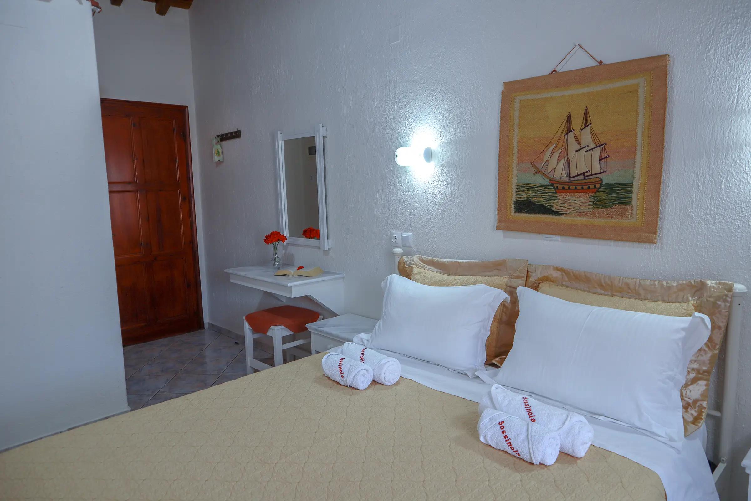 Rooms & Services
